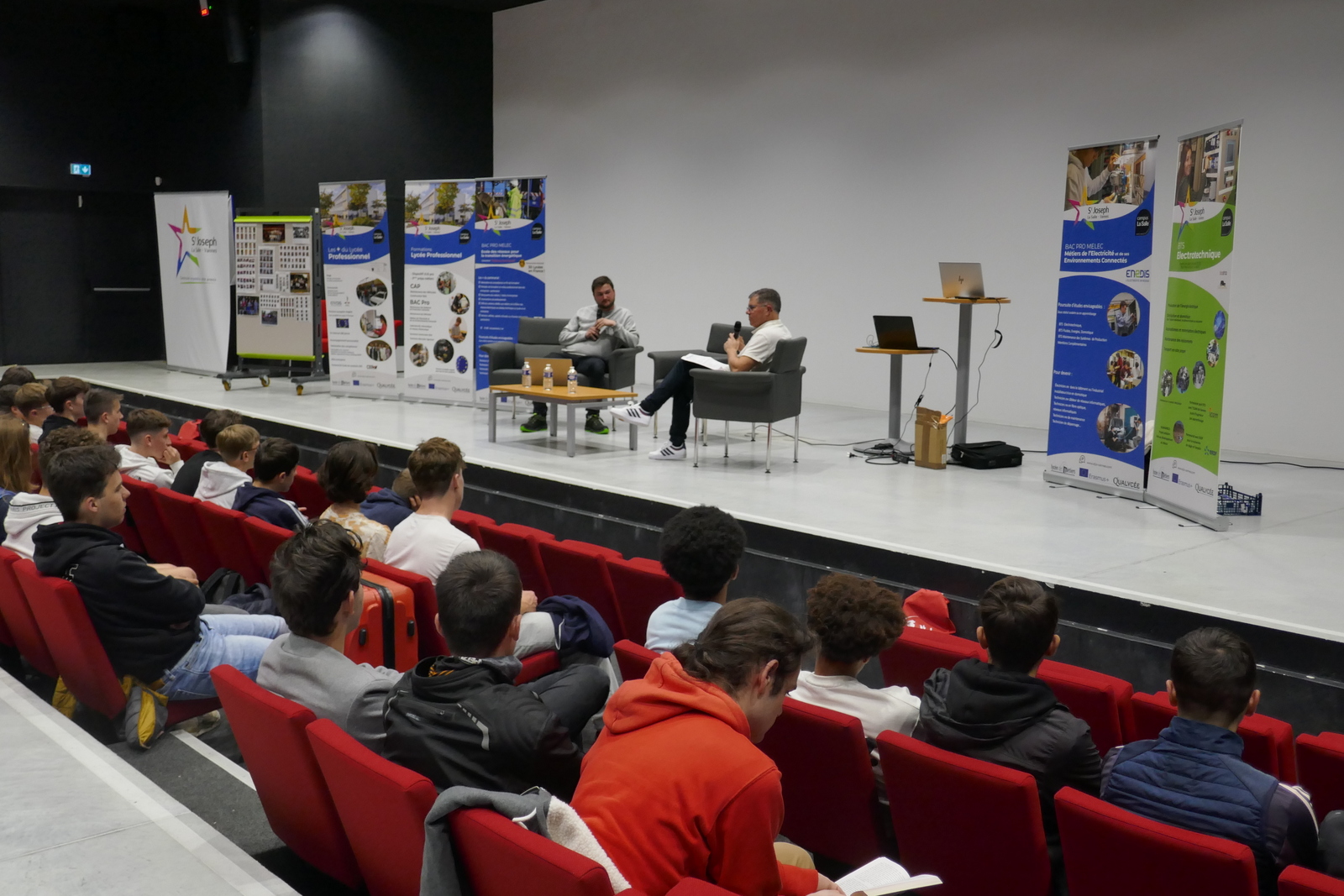 Rencontre intergénérationnelle en électrotechnique